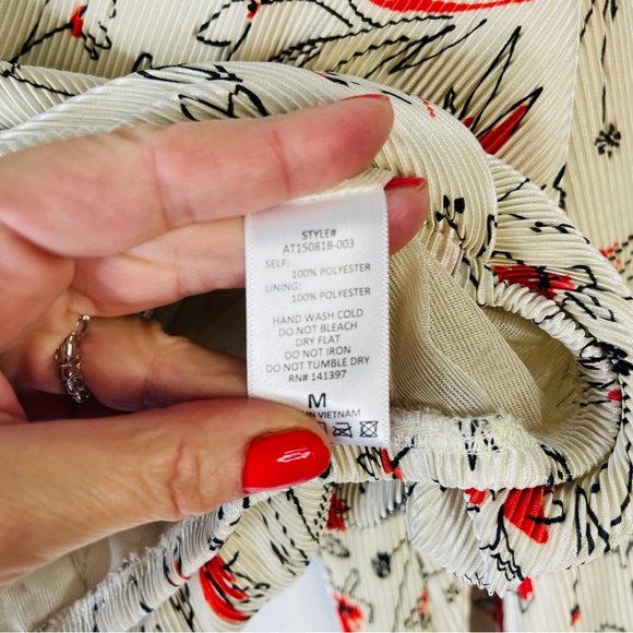 Astr cream orange red black floral ribbed wrap cropped top medium - Picture 6 of 7